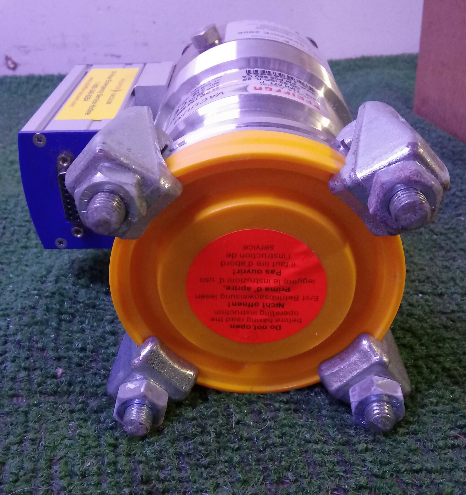 1 NEW PFEIFFER TMH071PDN63ISO-K 3P TURBO PUMP W/TC100PMC0692AA NNB *MAKE OFFER*