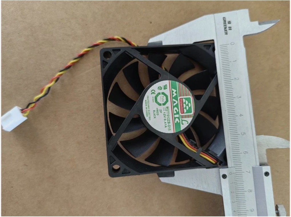 1PC MAGIC MGT7012ZB-O15 12V 0.41A 7CM 7015 3-wire cooling fan