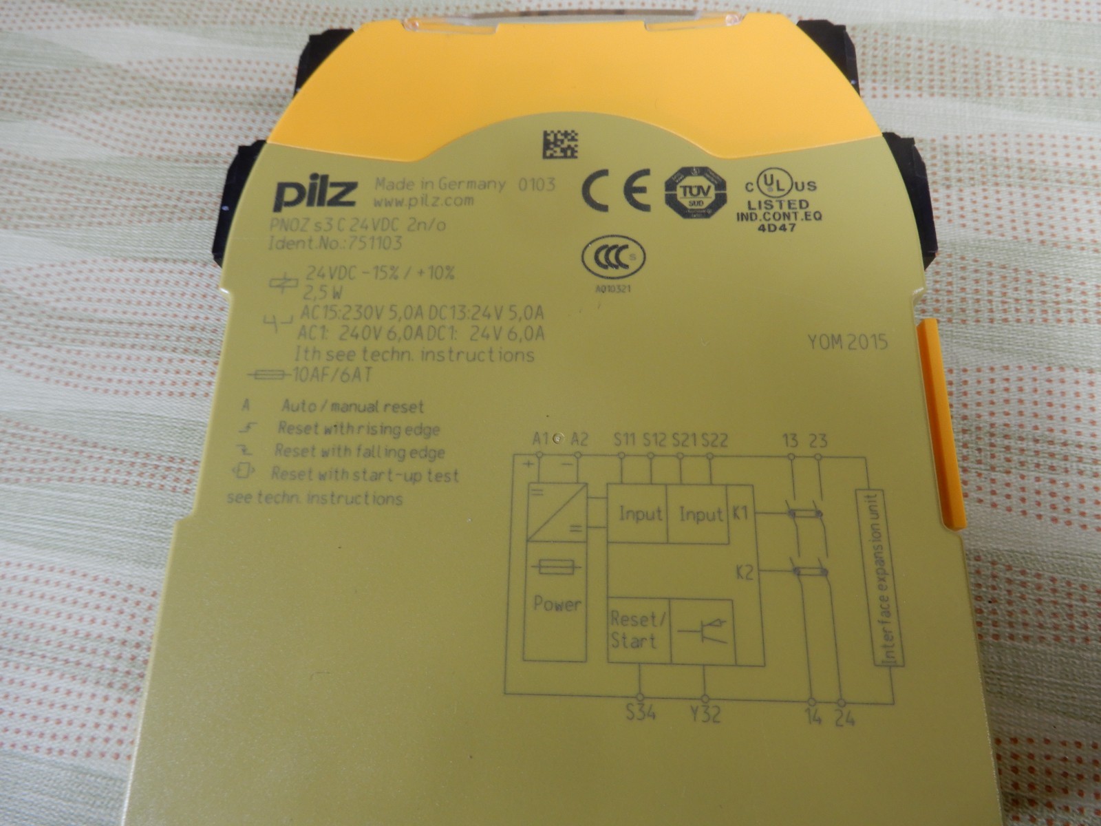 pltz PNOZ s3C 24VDC 2 n/o 751103 Safety Relay Outstanding Condition