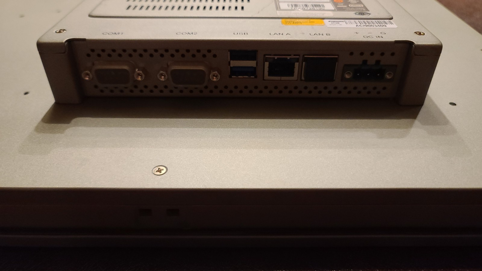 Read Advantech TPC-1551WP-E3AE 15.6″ Touch Panel Industrial Computer