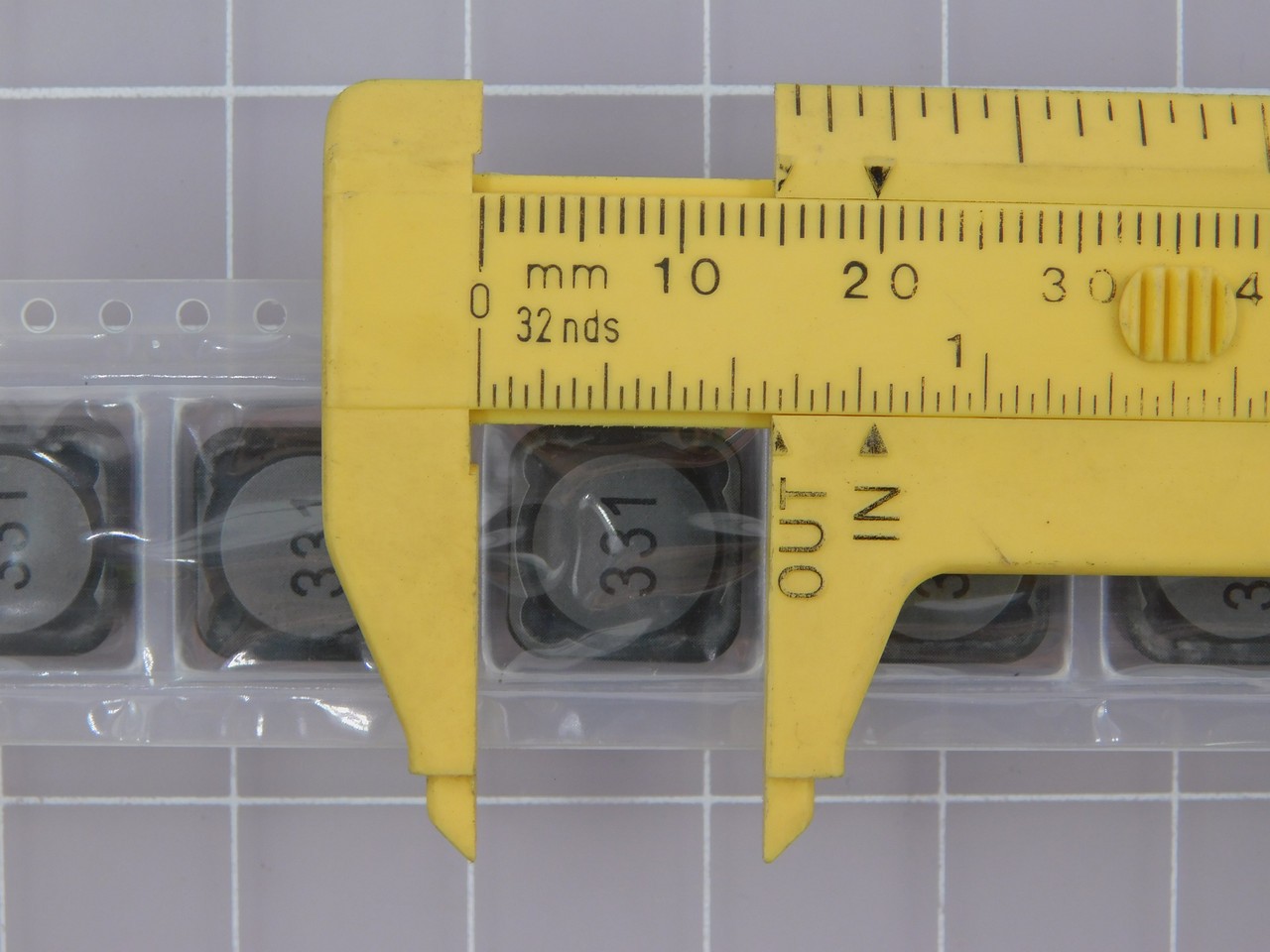 Lot of 769 NIC COMPONENTS NPIS27H331MTRF Inductor Power Shielded Wirewound 330uH