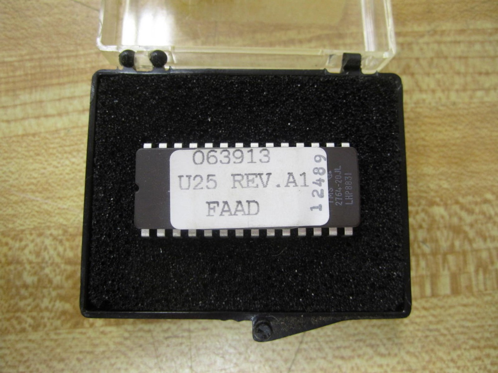 Part 063913 Integrated Circuit U25 Rev A1 12489 FAAD 2764-0JL LHP8831 JL2764HS/