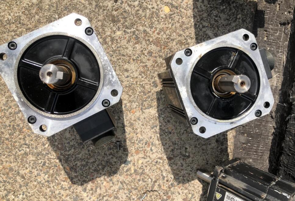 R88M-K1K520C-BS2