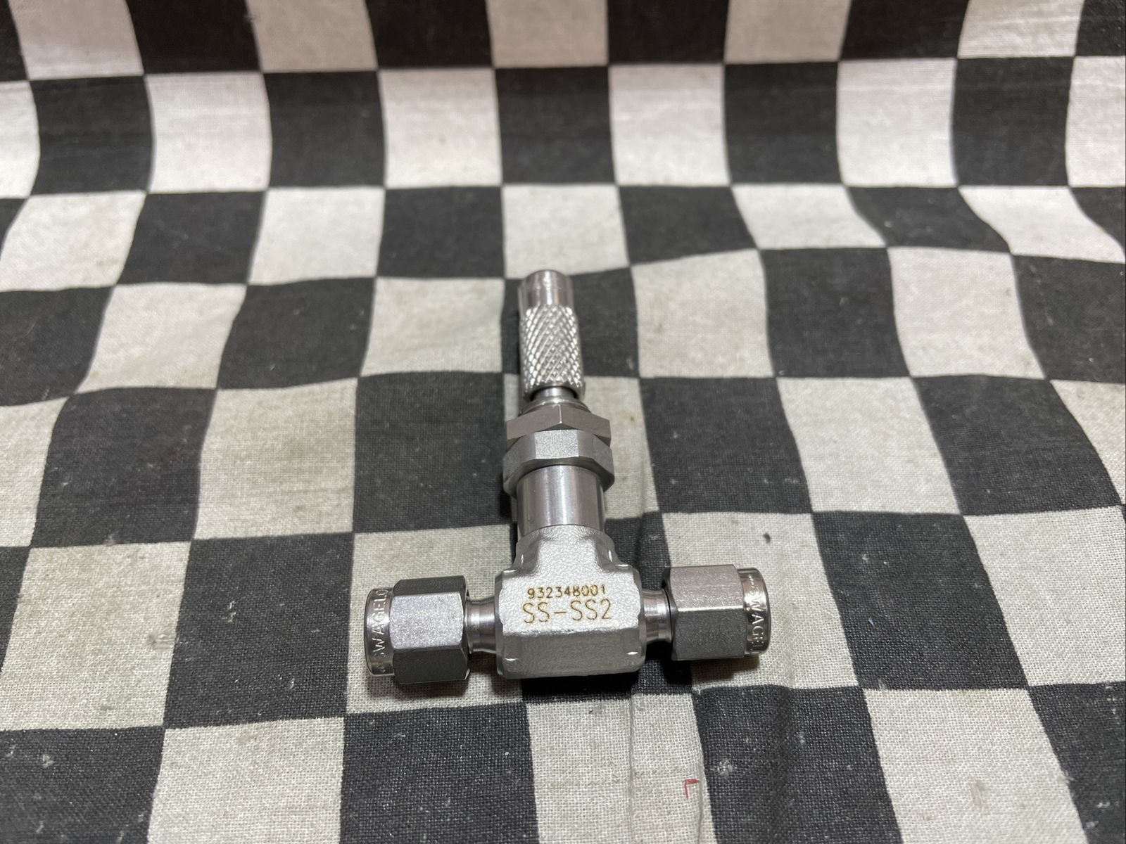 SWAGELOK Medium Flow Metering Valve, SS-SS2 & SS-SS4, LOT OF 2, SHIPSAMEDAY #F9C