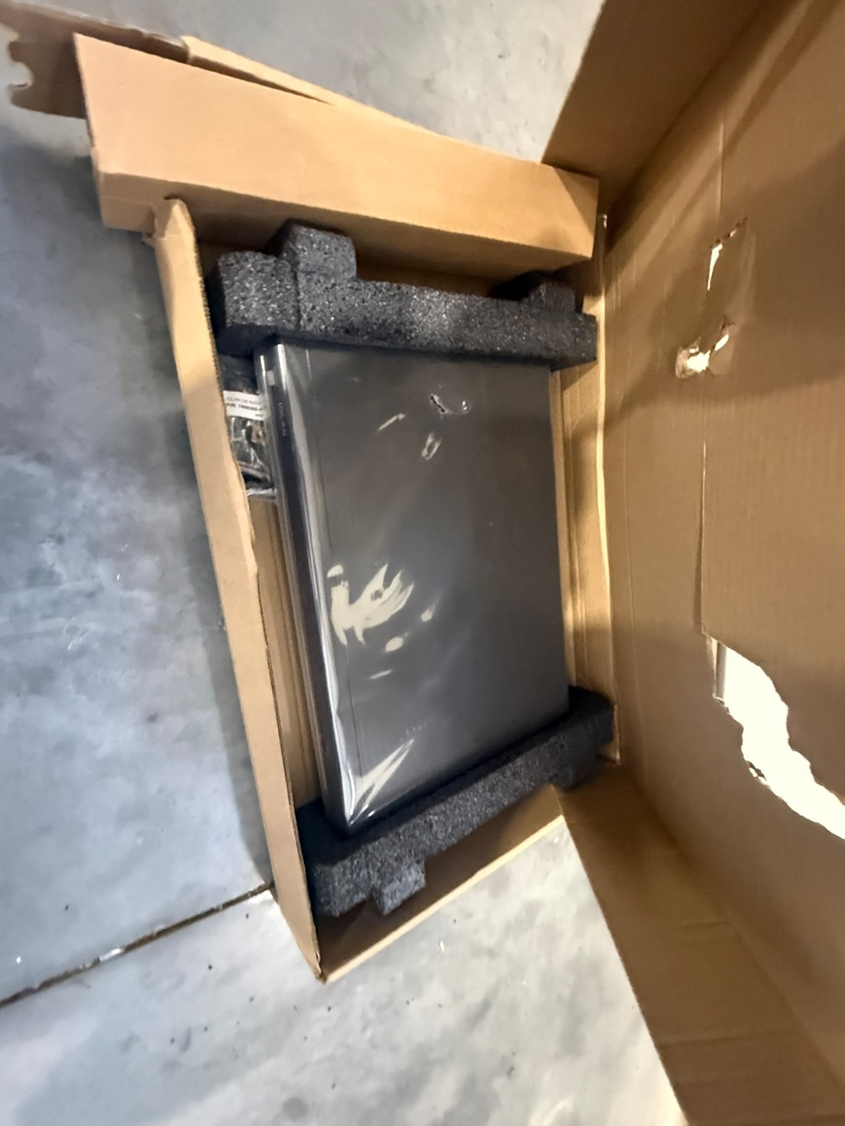 Perle Iolan SCR1618 RDAC Secure Console Server 04031138 Open Box – Messy Box