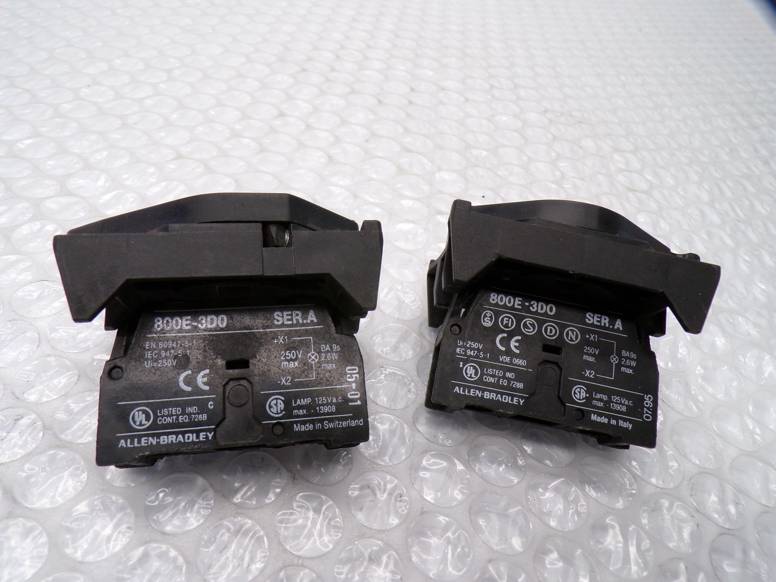 ALLEN BRADLEY 800E-3D0 SER.A MODULE W/LATCH LOT OF 2 NSNP