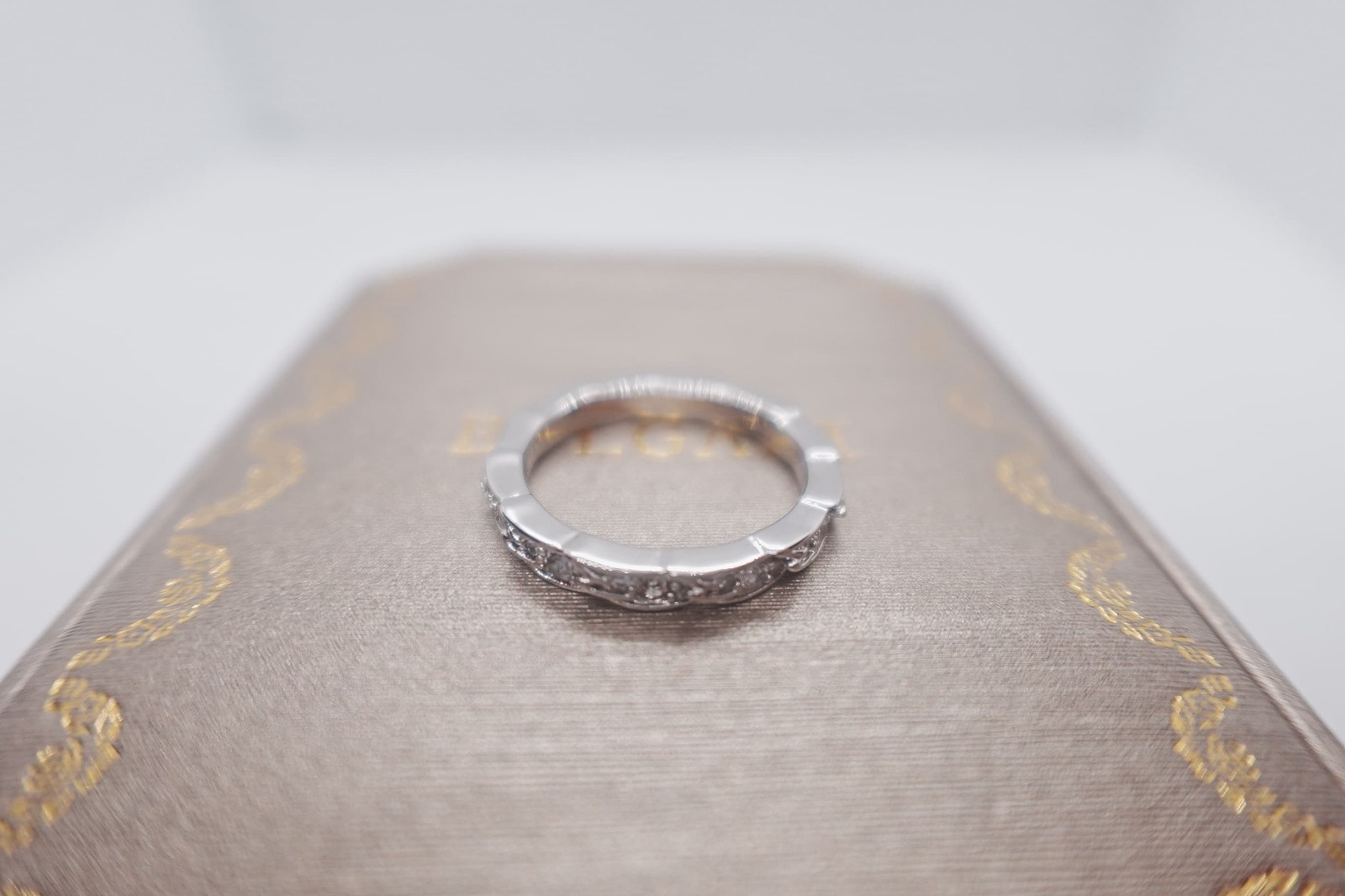 GIFT.Tlffany&co Narrow Ring in 18K white Gold with Pavé Diamonds. USA Size 8