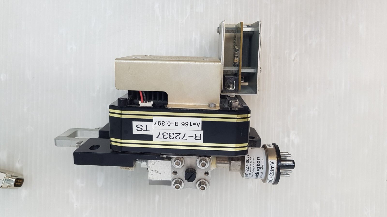HAMAMATSU multichannel detector head C7025-02; W/ Huntington vacuum gauge