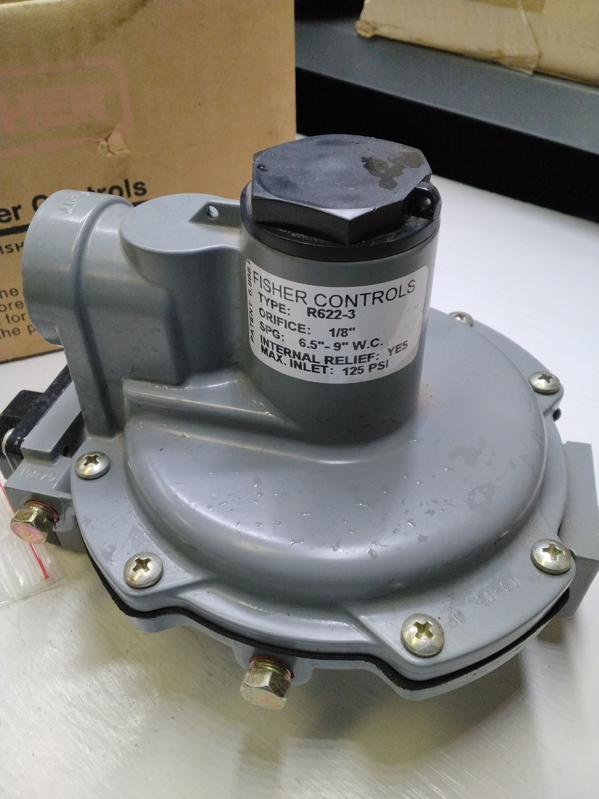 FISHER CONTROLS R622-3 1/8″ ORIFICE 125 Psi Max Nos In / With Box 1 Qty