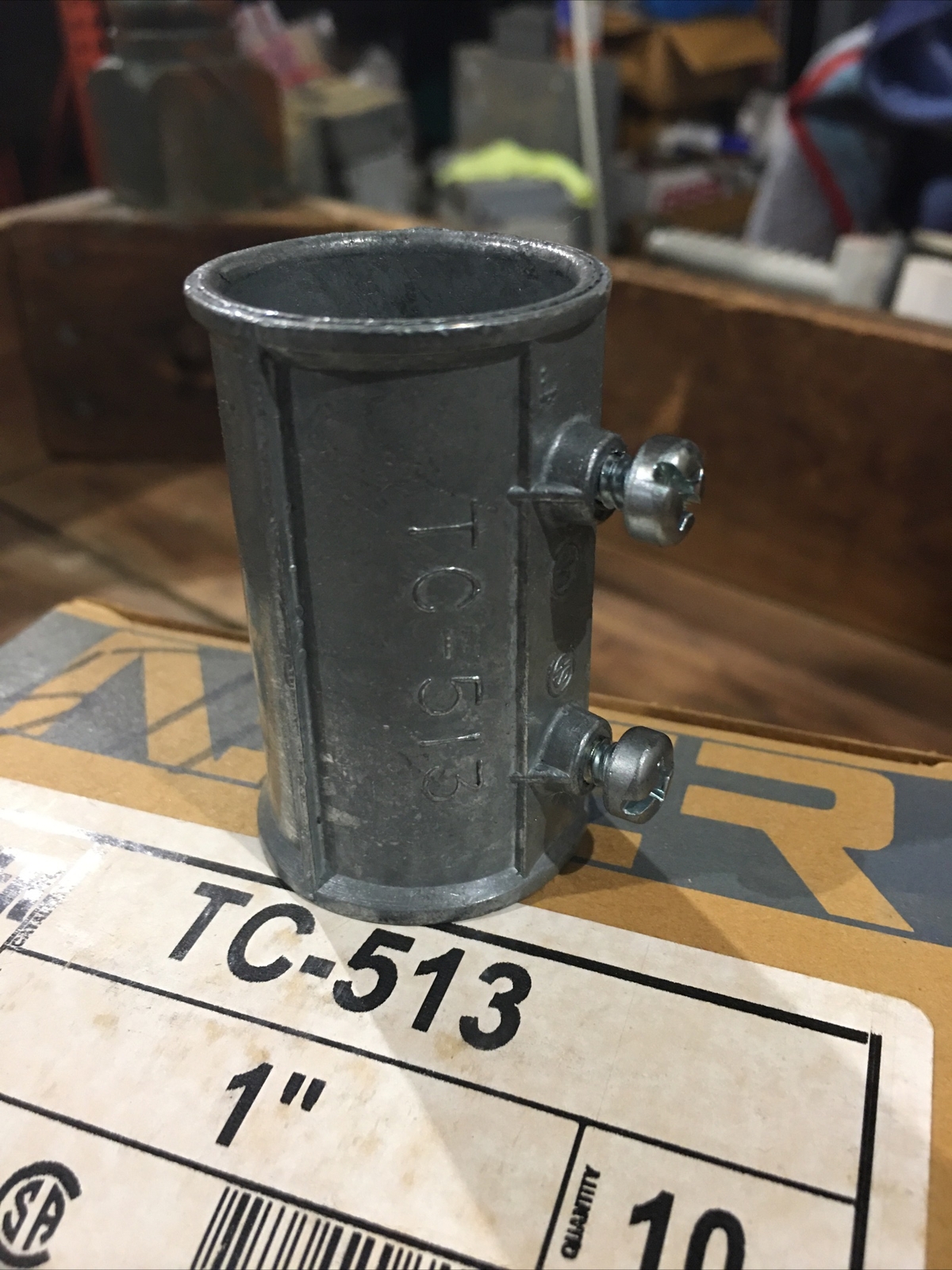 1 Pack of 20 NEER TC-513 EMT SET SCREW COUPLING, 1″ Zinc Die Cast