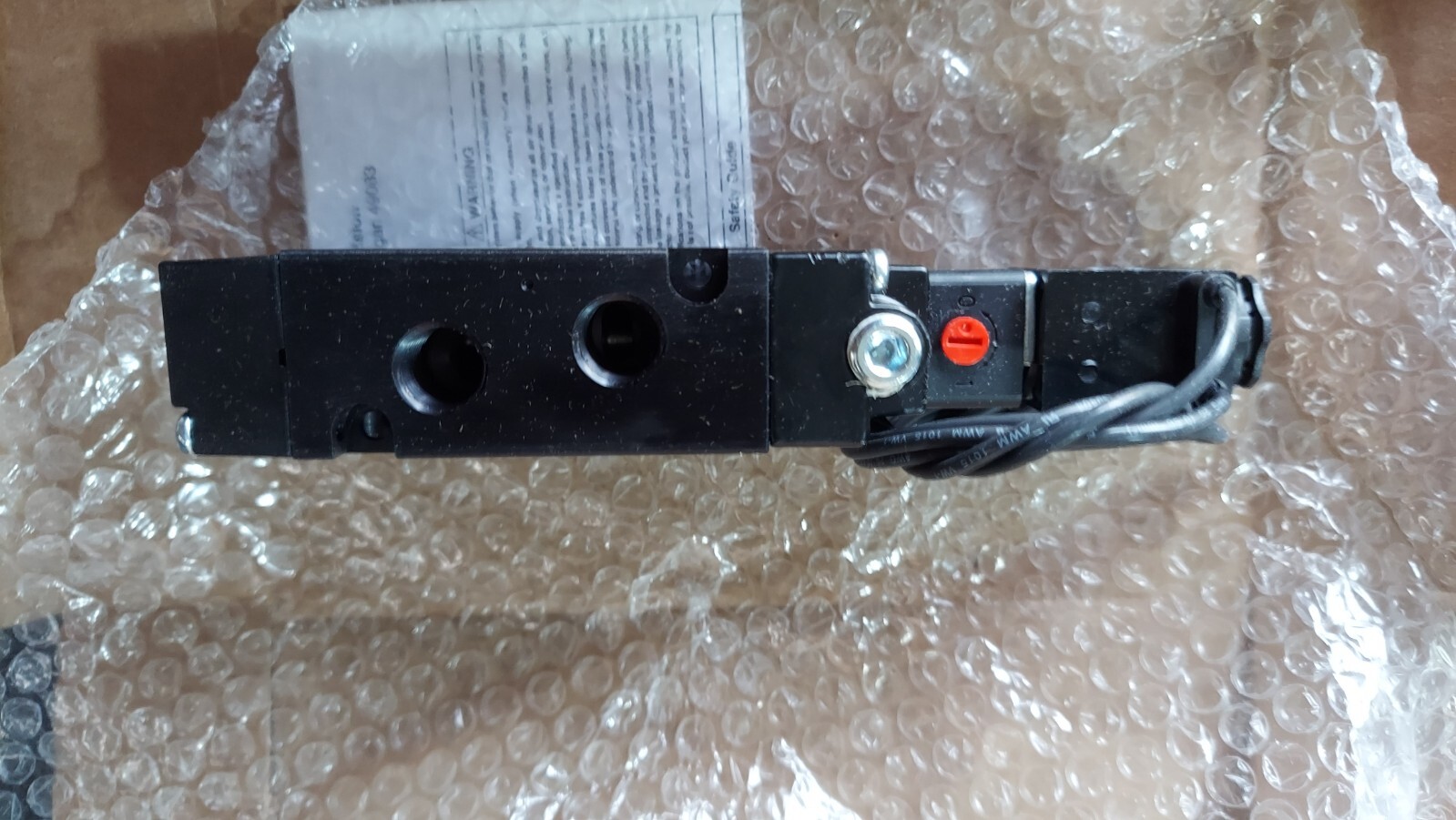 New Parker B5C00129 Valve