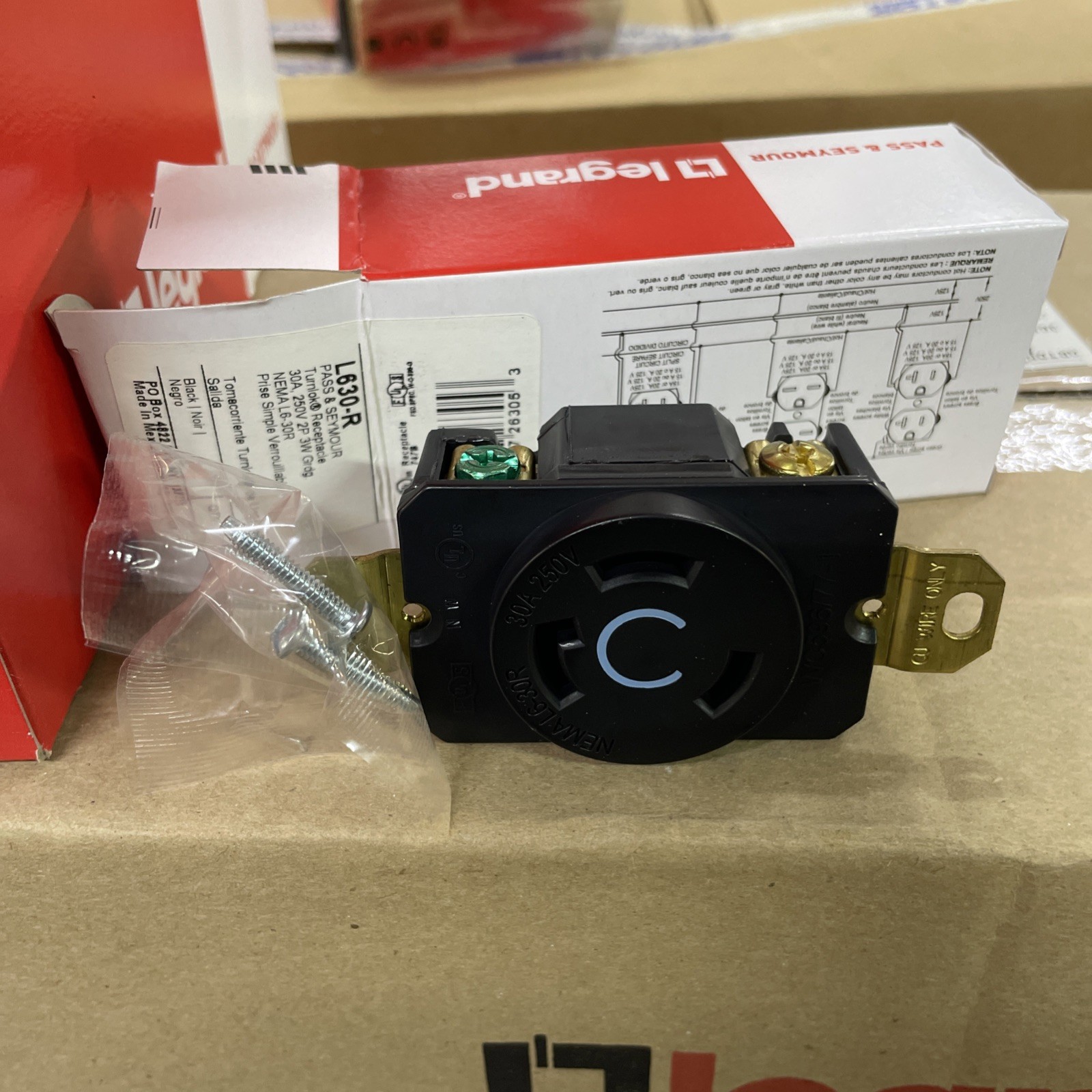 Legrand PASS & SEYMOUR L630-R Turn Lok Receptacle Case Of 10