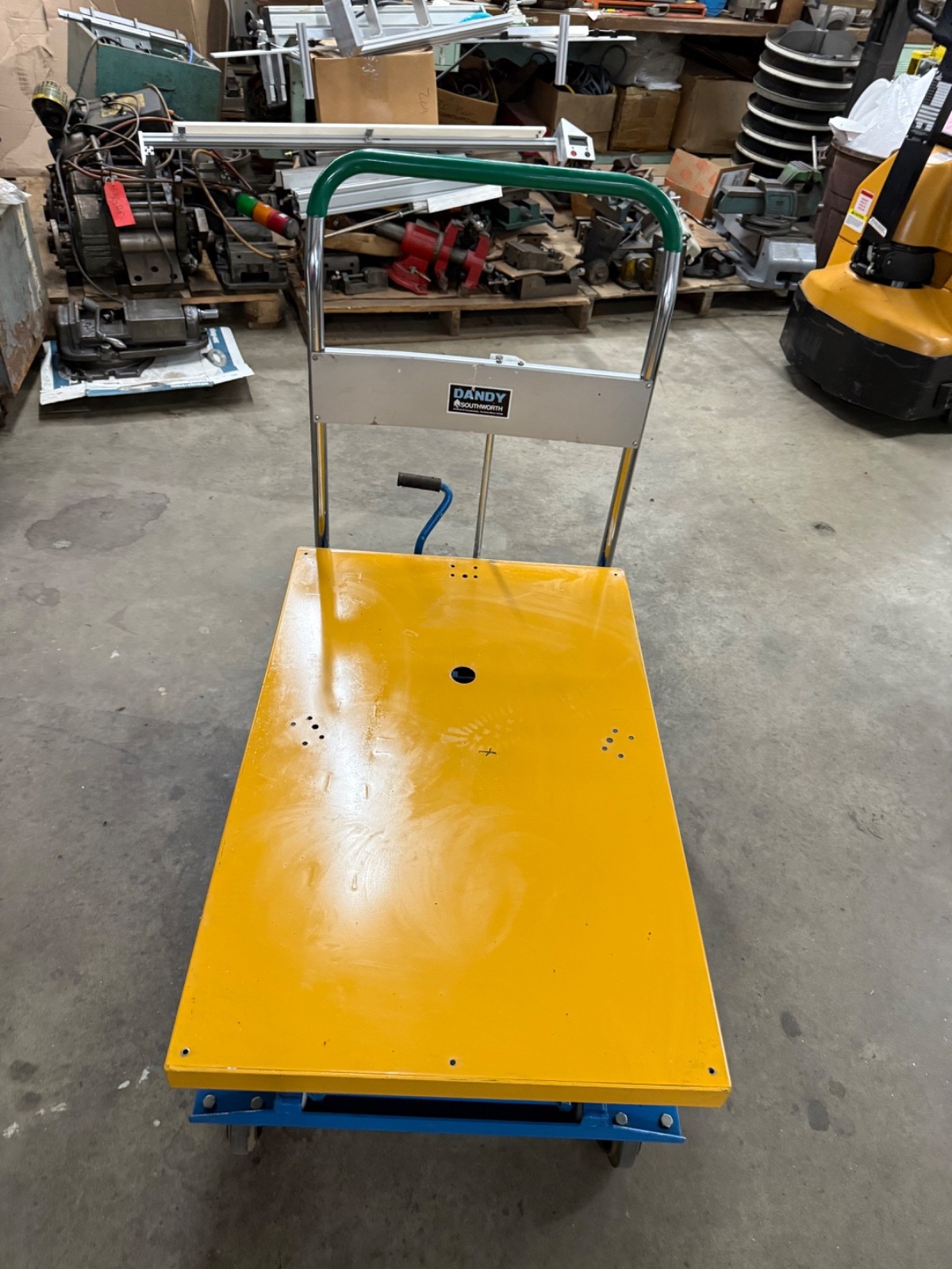 Dandy Lift Model A-350W Manual Hyd. Load Capacity 770# 36″ X 24″ Platform