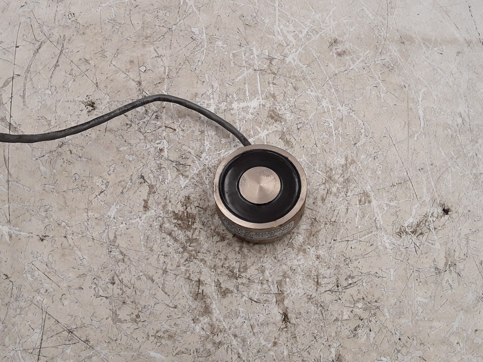 APW Company Electro Magnet EM237-12-211-S2