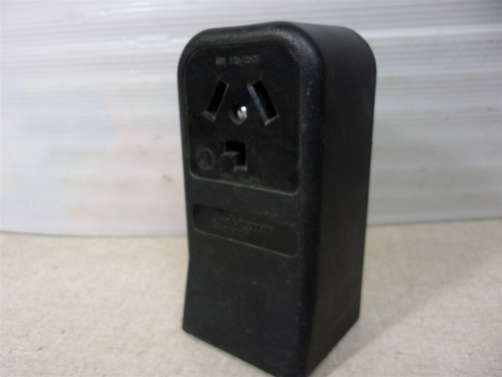 Pass & Seymour 30A 125/250V Nema 10-30R Enclosed Receptacle *FREE SHIPPING*