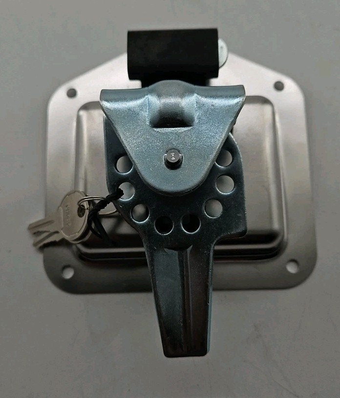 Buyers Products – L8815 – SS 5″ Heavy Duty T-Handle Latch – w/ Keys – Lot of 2