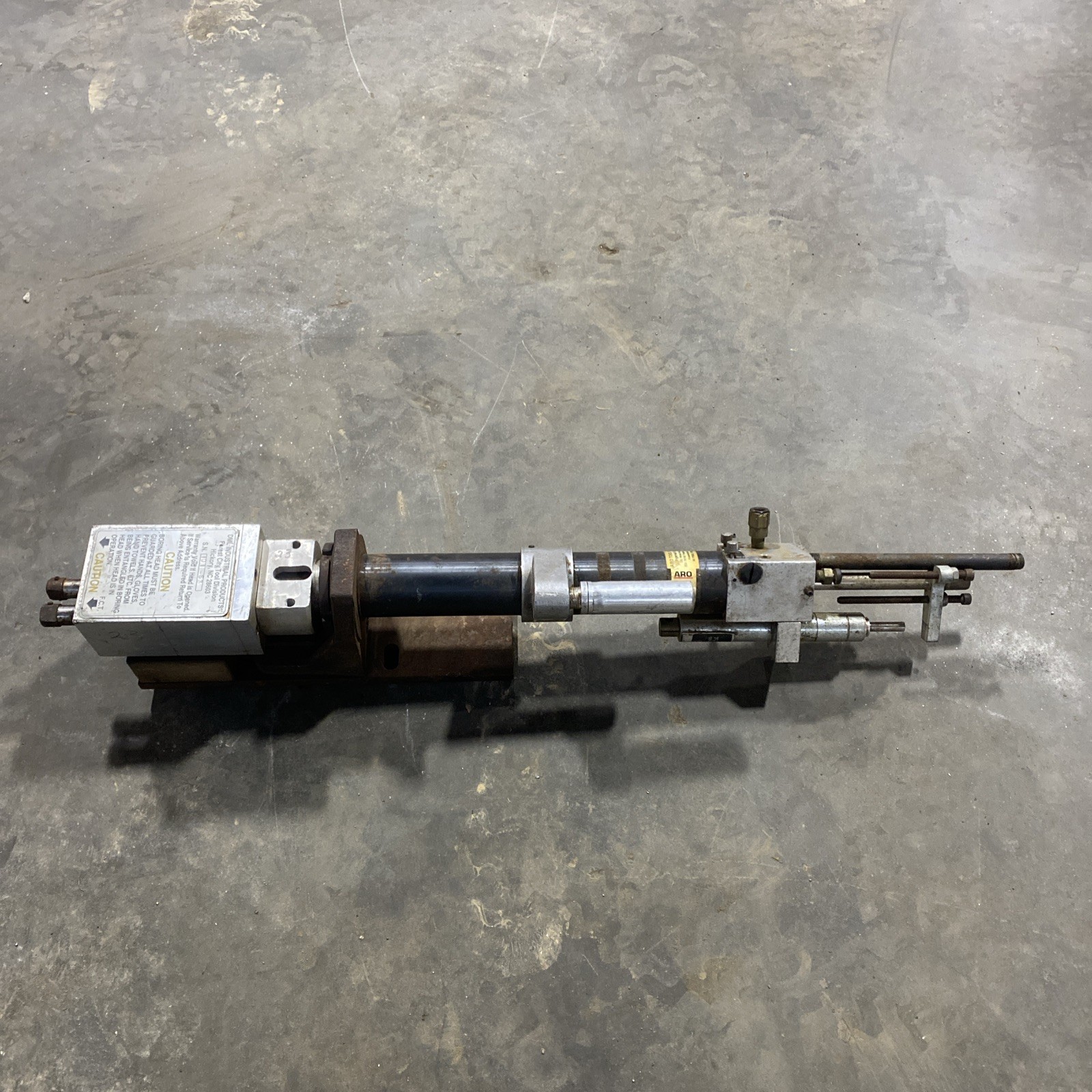 ARO 8255-A28-3 PNEUMATIC Drill With Two Head Spindle