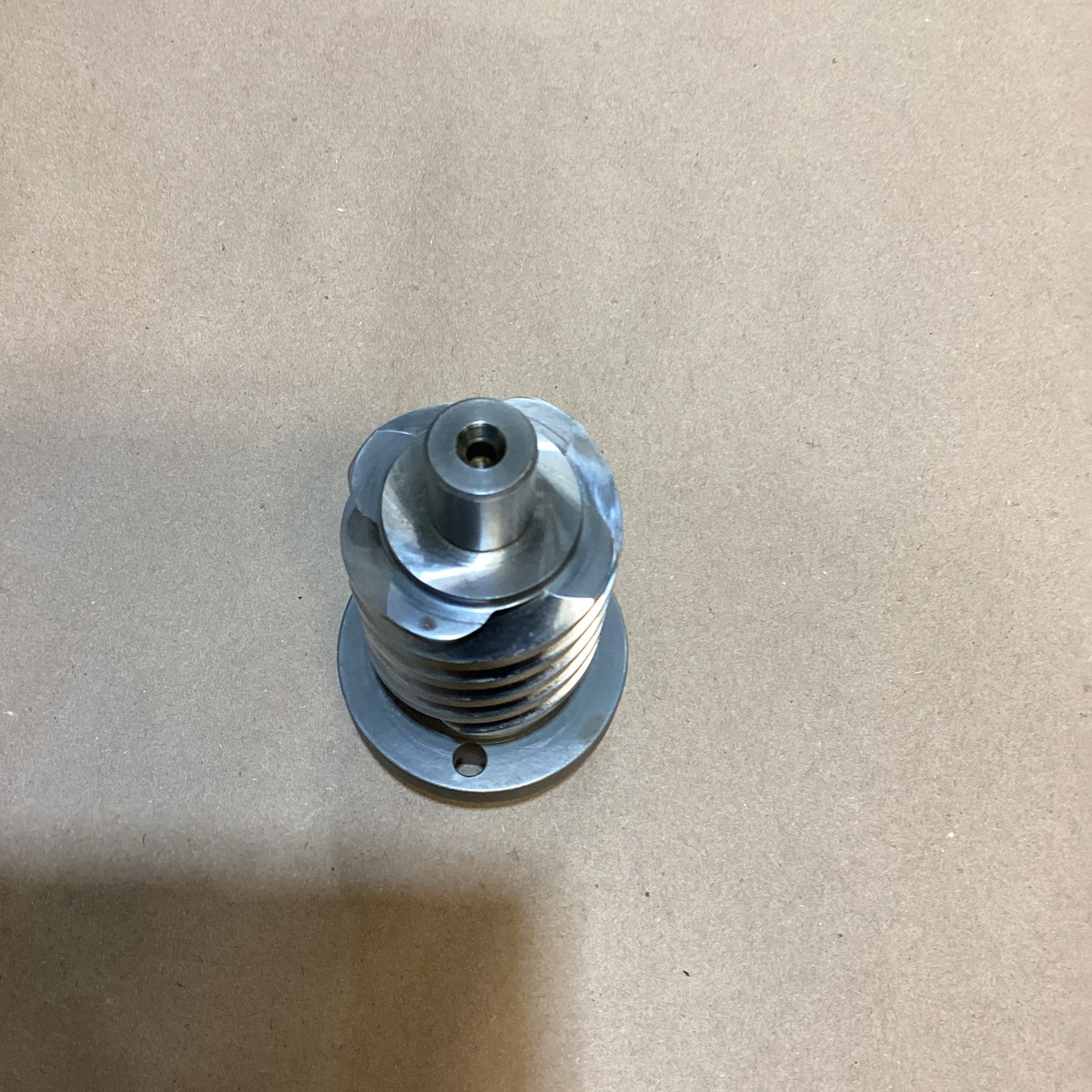 V79580 WINCH WORM GEAR 326200 4 1/2” LENGTH 5/8″ SHAFT 4-3/4″x2-7/8″ GEAR
