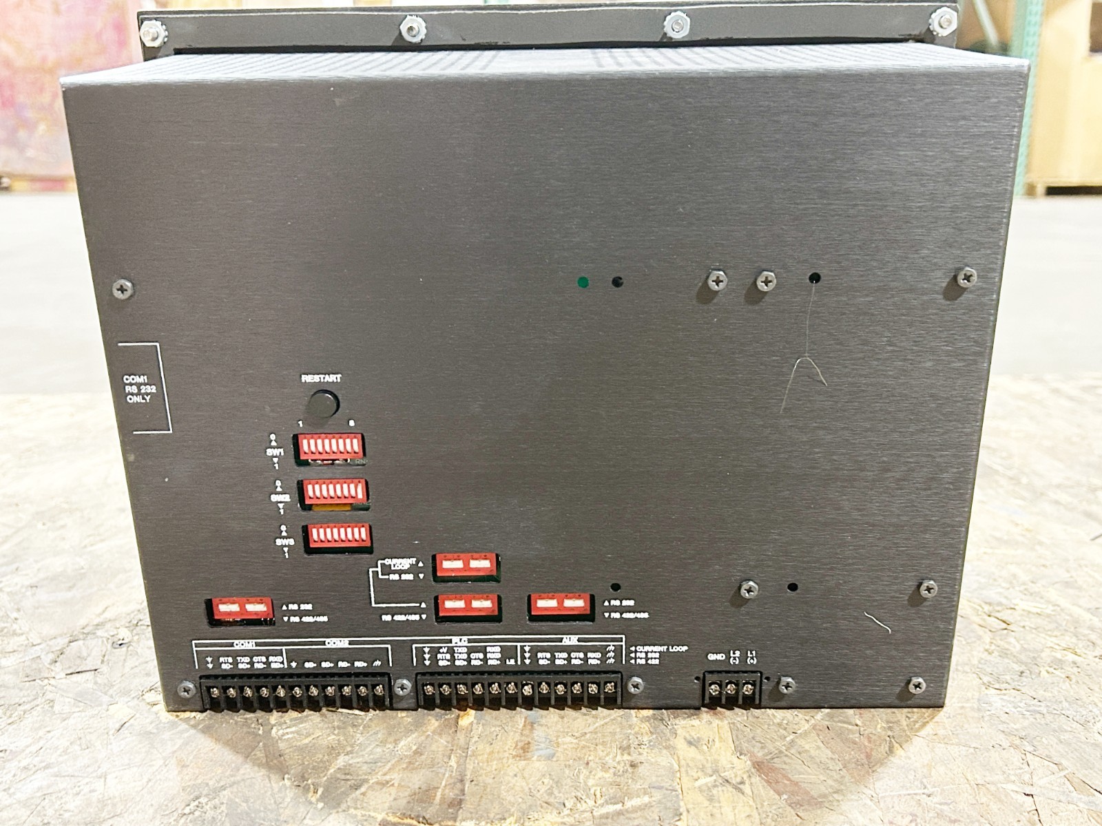 New AVG Uticor 100G-1S2R1 Operator Interface Passive Color Panel 250V 512K RAM