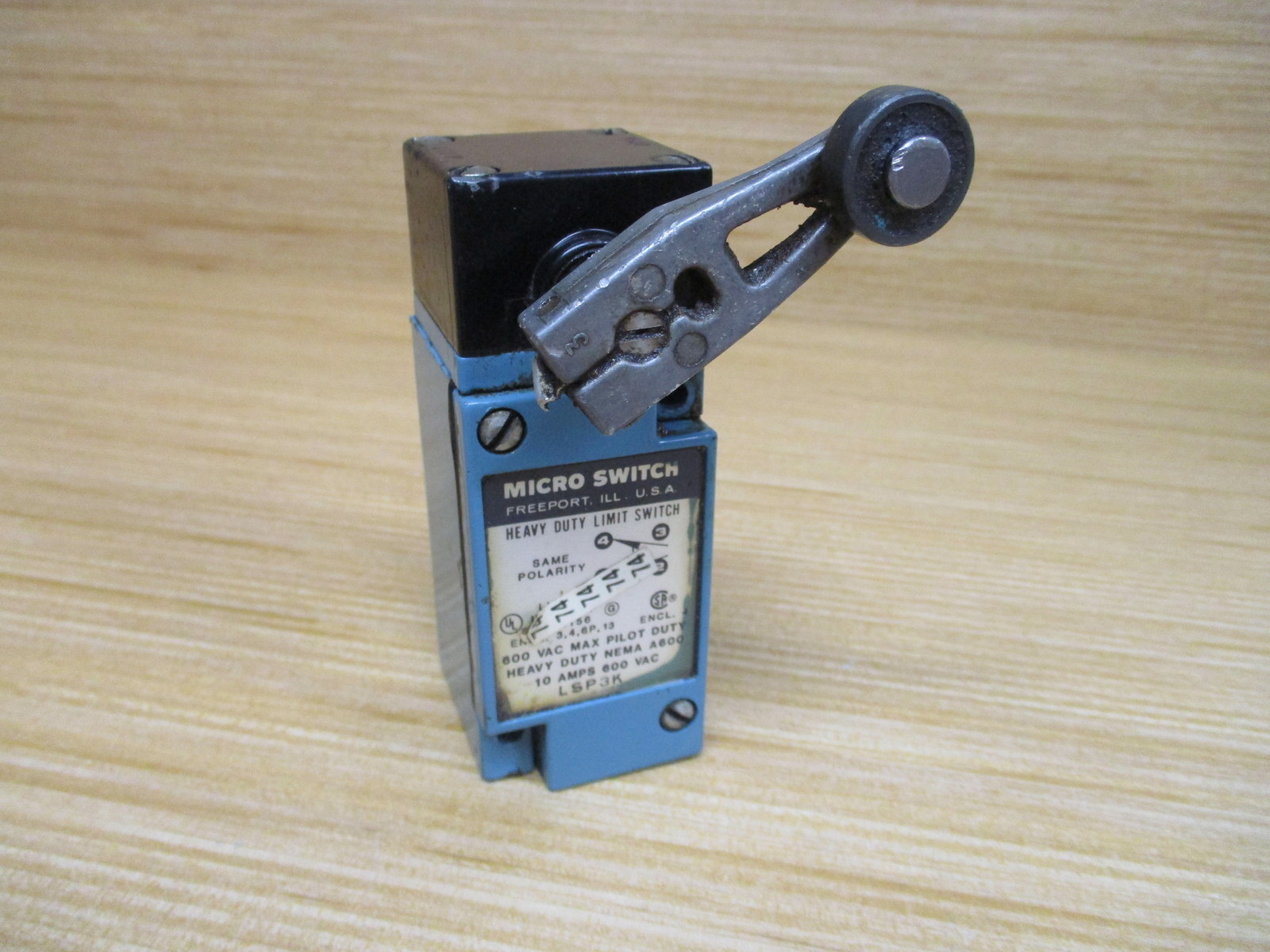 Micro Switch LSP3K Limit Switch W/ Roller Lever