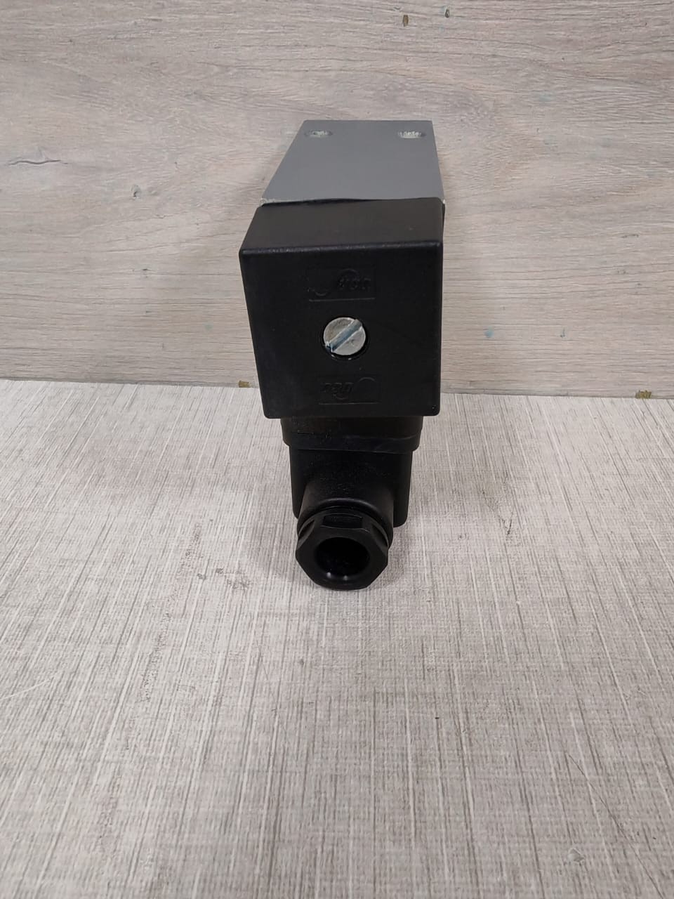 SUCO 0161-43814-3-001 PRESSURE SWITCH