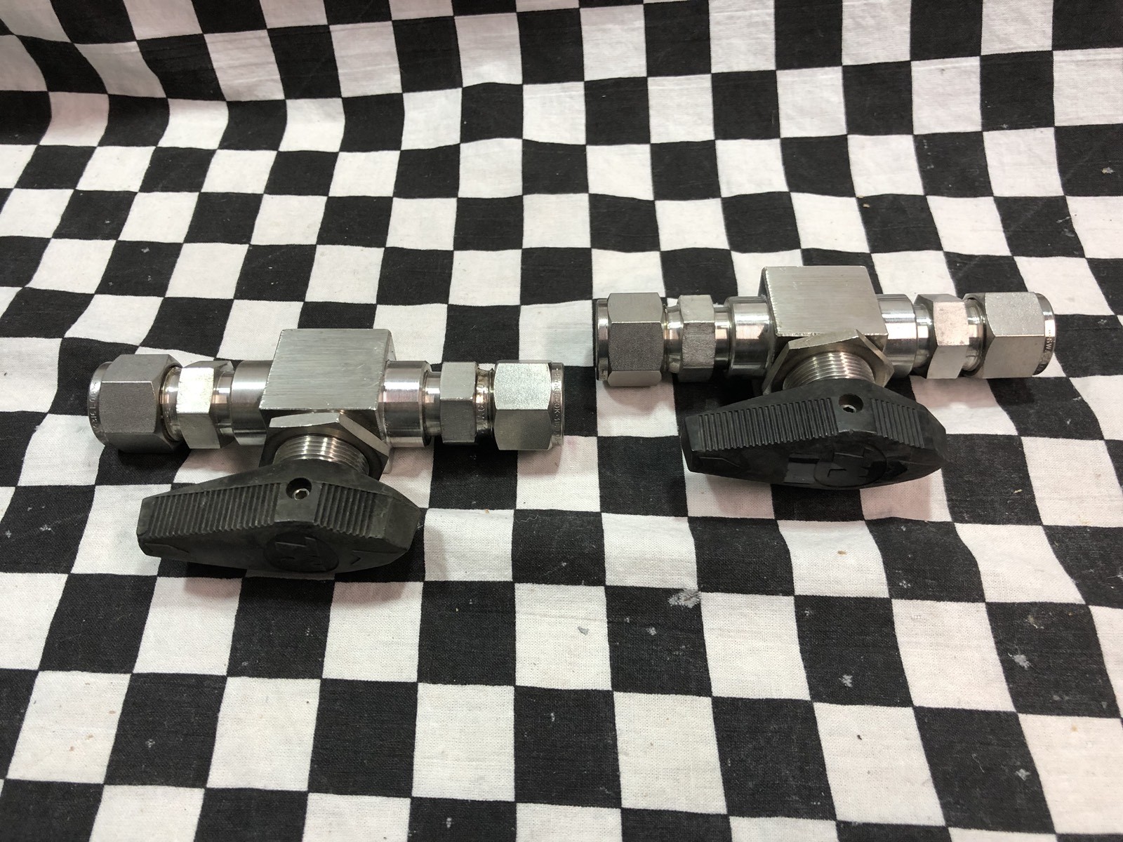 LOT OF 2 SWAGELOK HIGH PRESSURE BALL VALVE 1/2″, SS-83TS8, SHIPSAMEDAY