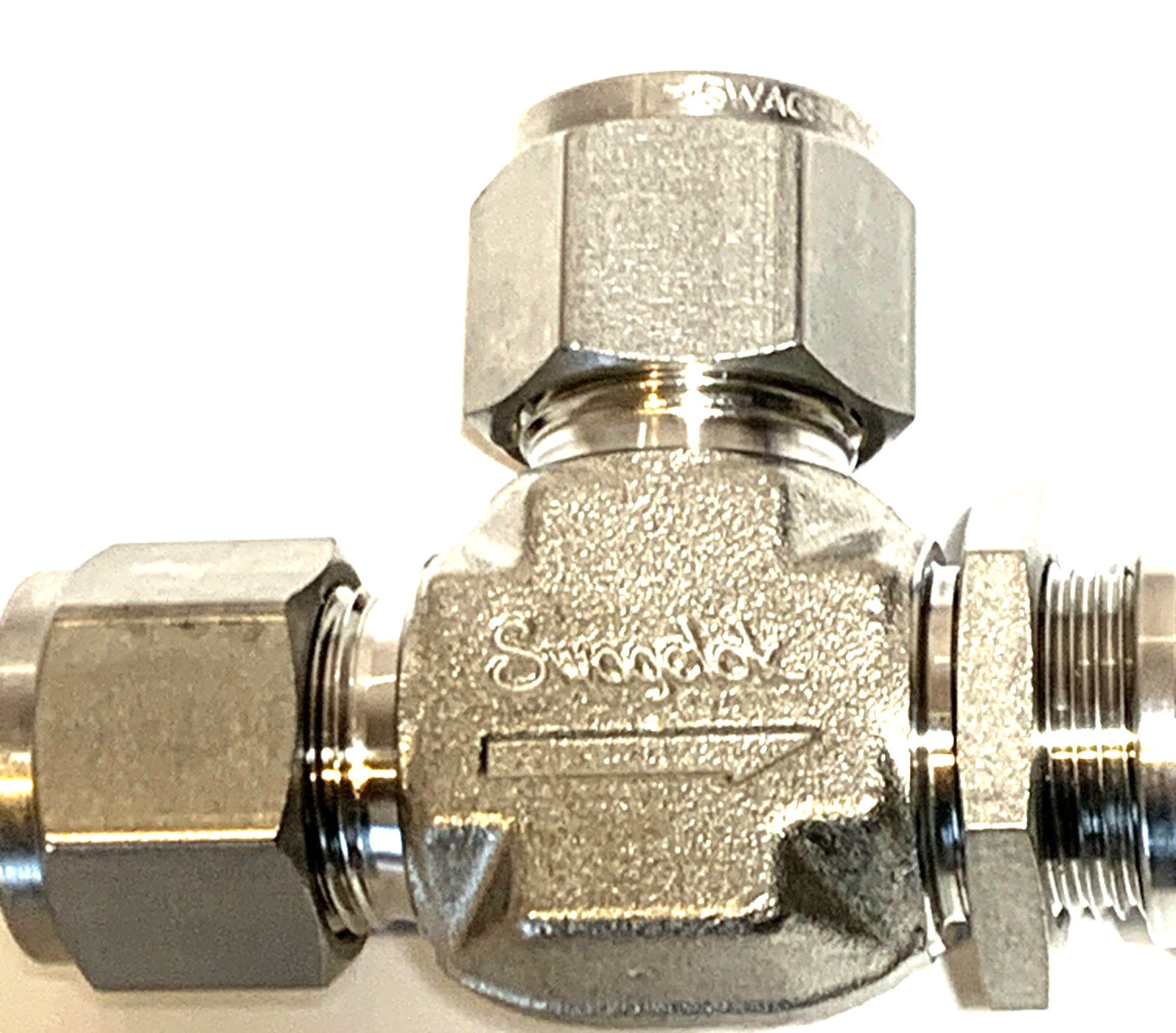 Swagelok SS-1RS8-A 316 stainless steel, integral bonnet angle-pattern needle