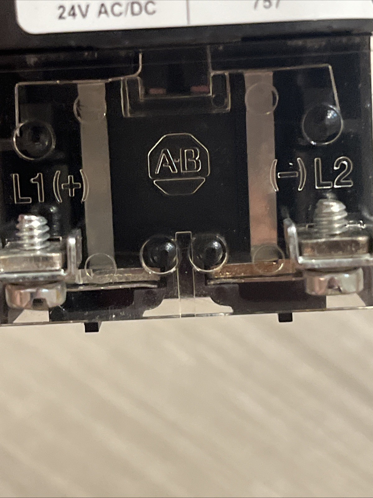 Allen Bradley 800T-FXTQ24AD1 Illuminated Push Button TWIST PULL PUSH