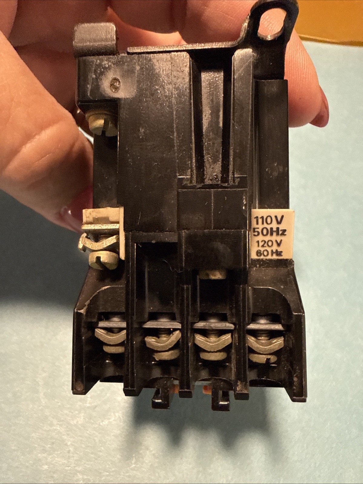 TELEMECANIQUE CA2-DN122 RELAY 100V 50 Hz 110-110V 60 Hz 4 POLE