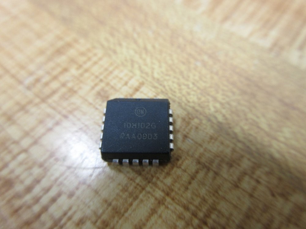 ON Semiconductor 10H102G Integrated Circuit (Pack of 4)
