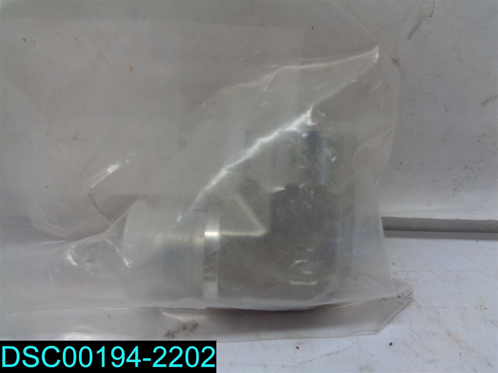 Parker 8-8DTX-SS Elbow 1/2″ Female NPT x 1/2″ JIC316 SS