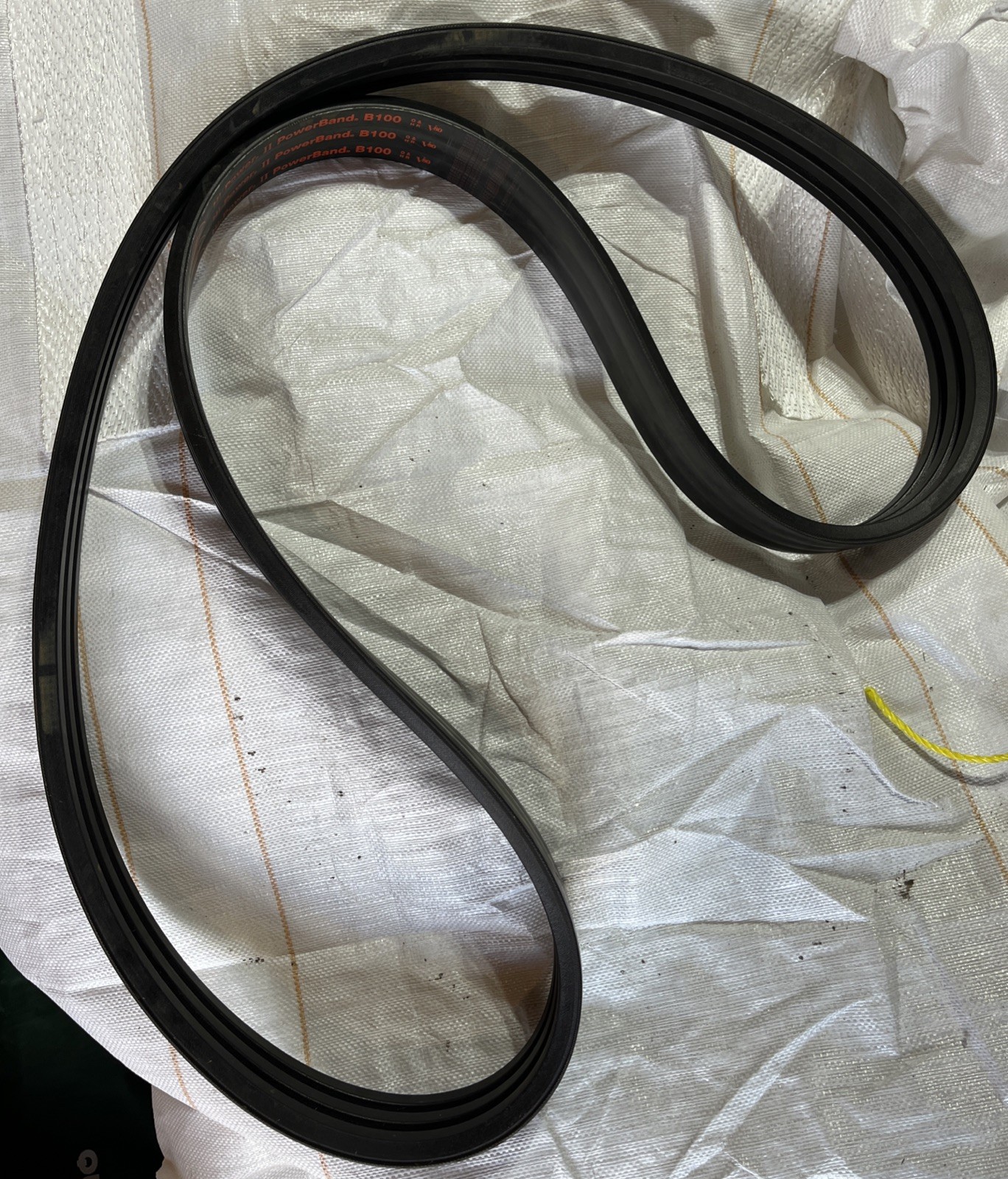 Gates 3-B100 Hi-Power II PowerBand V80 Series 3 Stranded B100 V-Belt 9093-3100