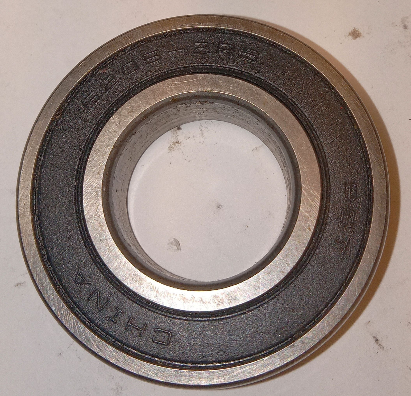 1 NEW SST 6205-2RS RADIAL DEEP GROOVE BALL BEARING NNB ***MAKE OFFER***