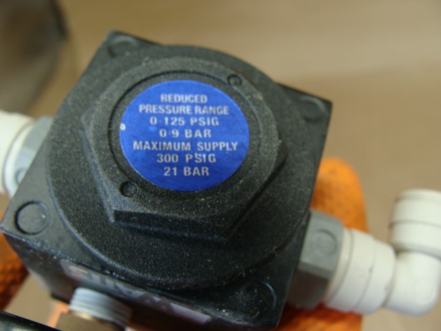 LOT OF 2 WATTS R35-01CG AIR PRESSURE REGULATORS 300PSIG MAX