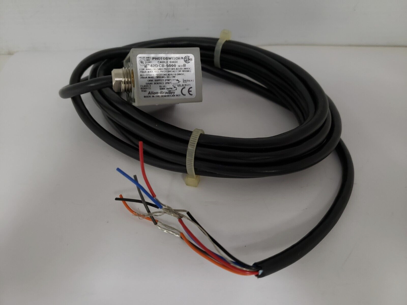 ALLEN BRADLEY 42DCB-5000 PHOTOSWITCH CABLE BASE 10-30VDC SERIES B NNB