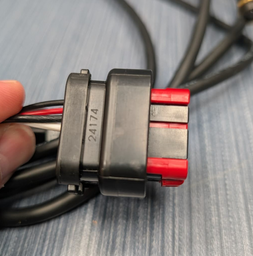 Delta-Q IC650 Comm Connector Remote LED Cable 6ft Signal Harness 475-0411