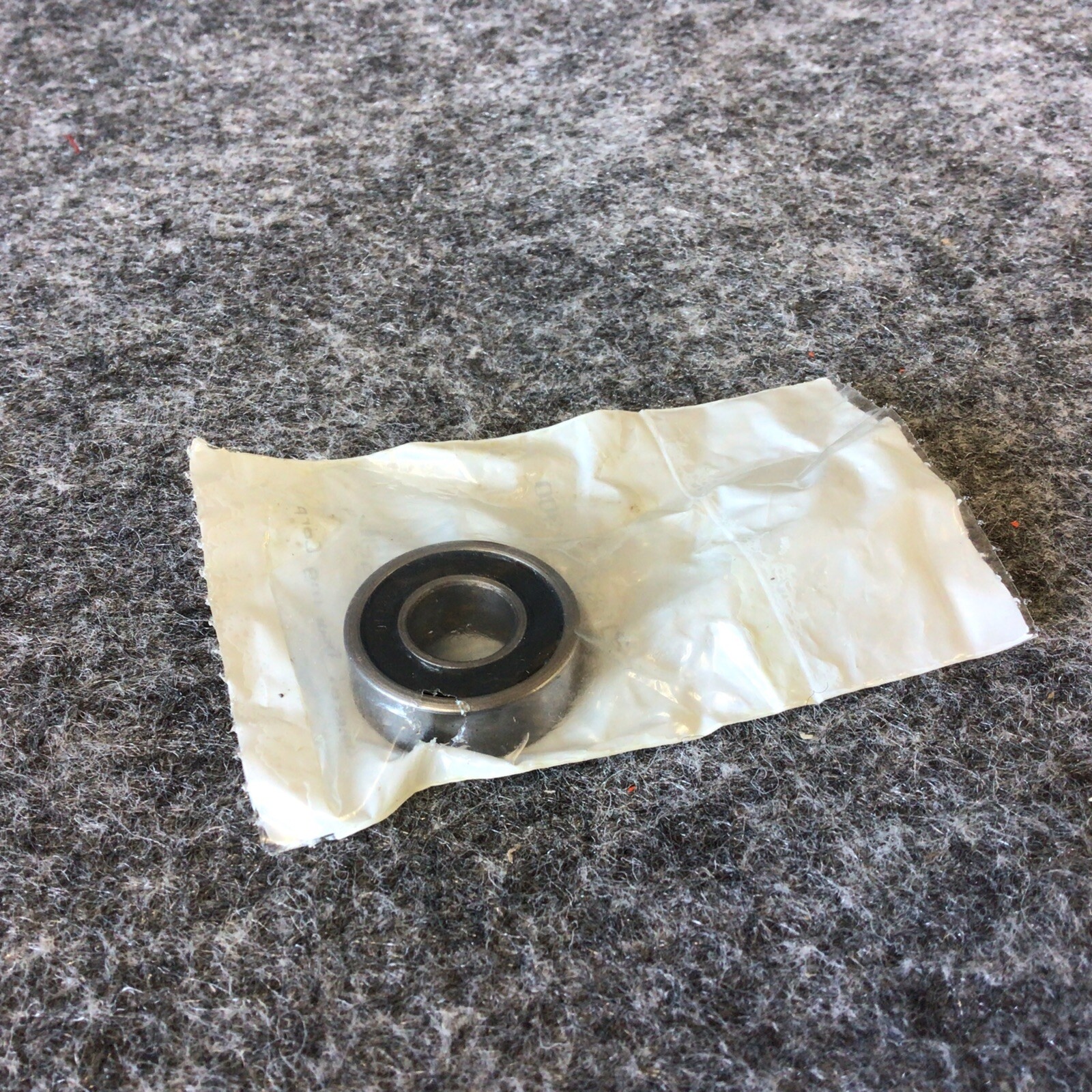 Lot of 13 General Bearing 21863-88 Double Sealed Ball Bearing New