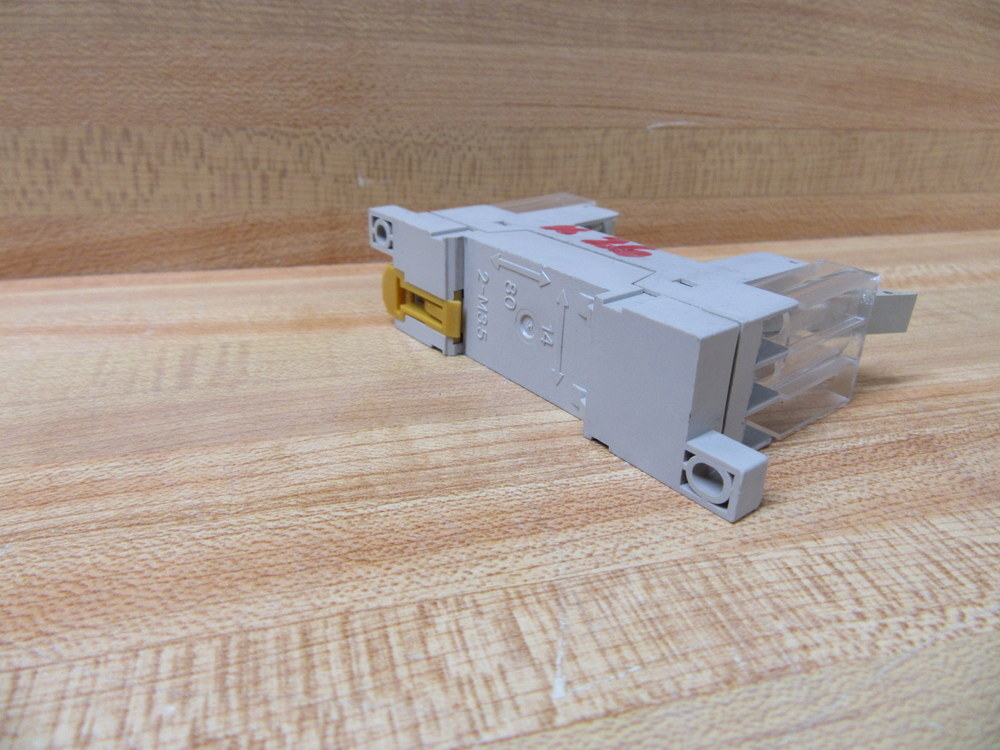 Omron P7SA-10F-ND Relay Socket P7SA-10F-ND DC24V (Pack of 2)