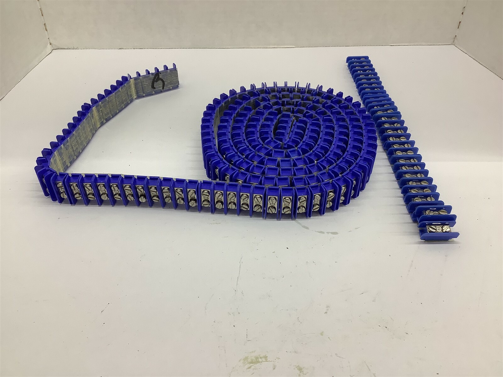 AMP 2-604102-1 Flexi-Block 6 Terminal Block System 200 Piece 7′ L