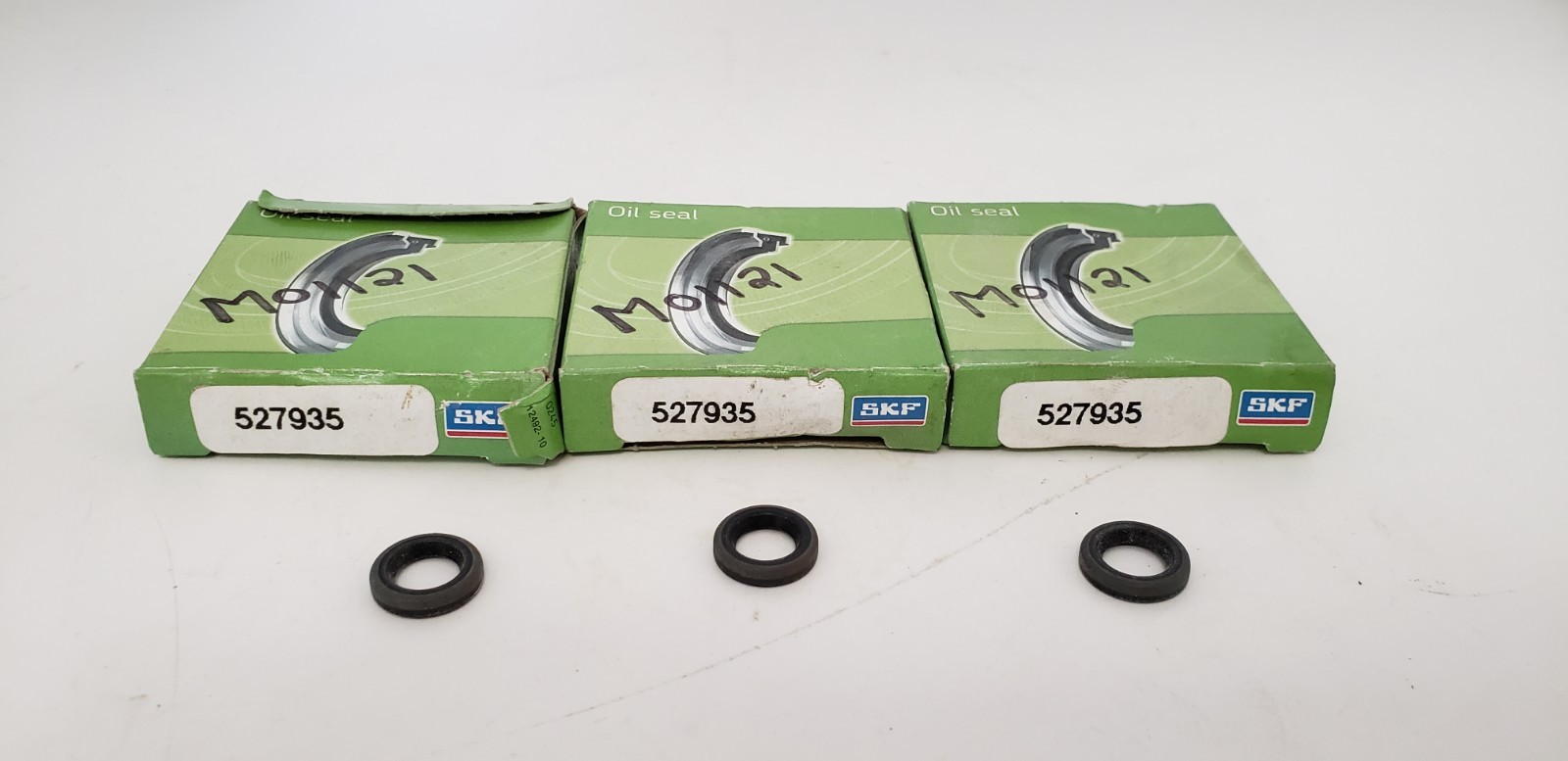 SKF 527935 RADIAL OIL SEAL, 9.5mm x 16mm x3mm, NITRILE LIP (LOT OF 3) NIB