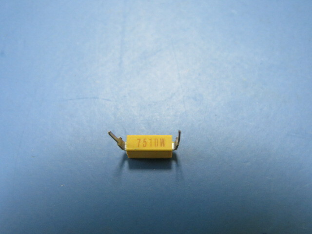 AVX MD015E104MAB Qty of 100 per Lot Multilayer Ceramic Capacitors MLCC Leaded