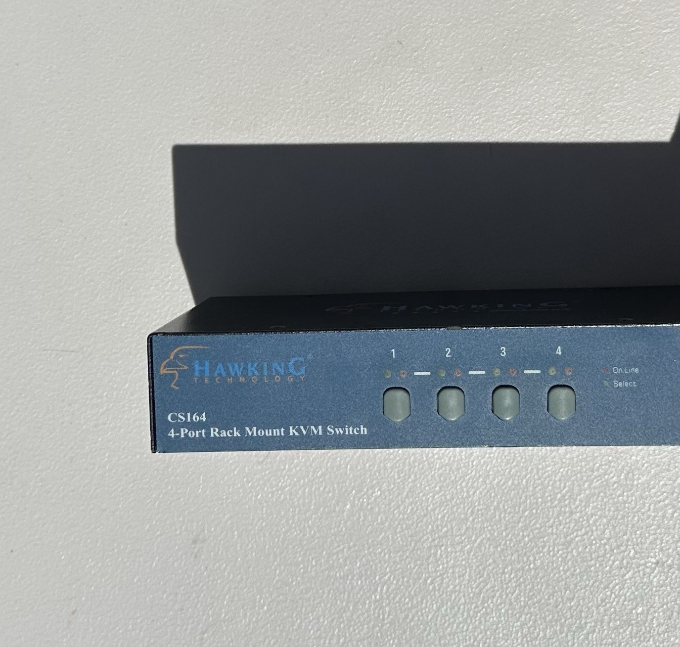 1 USED HAWKING TECHNOLOGY CS164 4 PORT RACK MOUNT KVM SWITCH ***MAKE OFFER***
