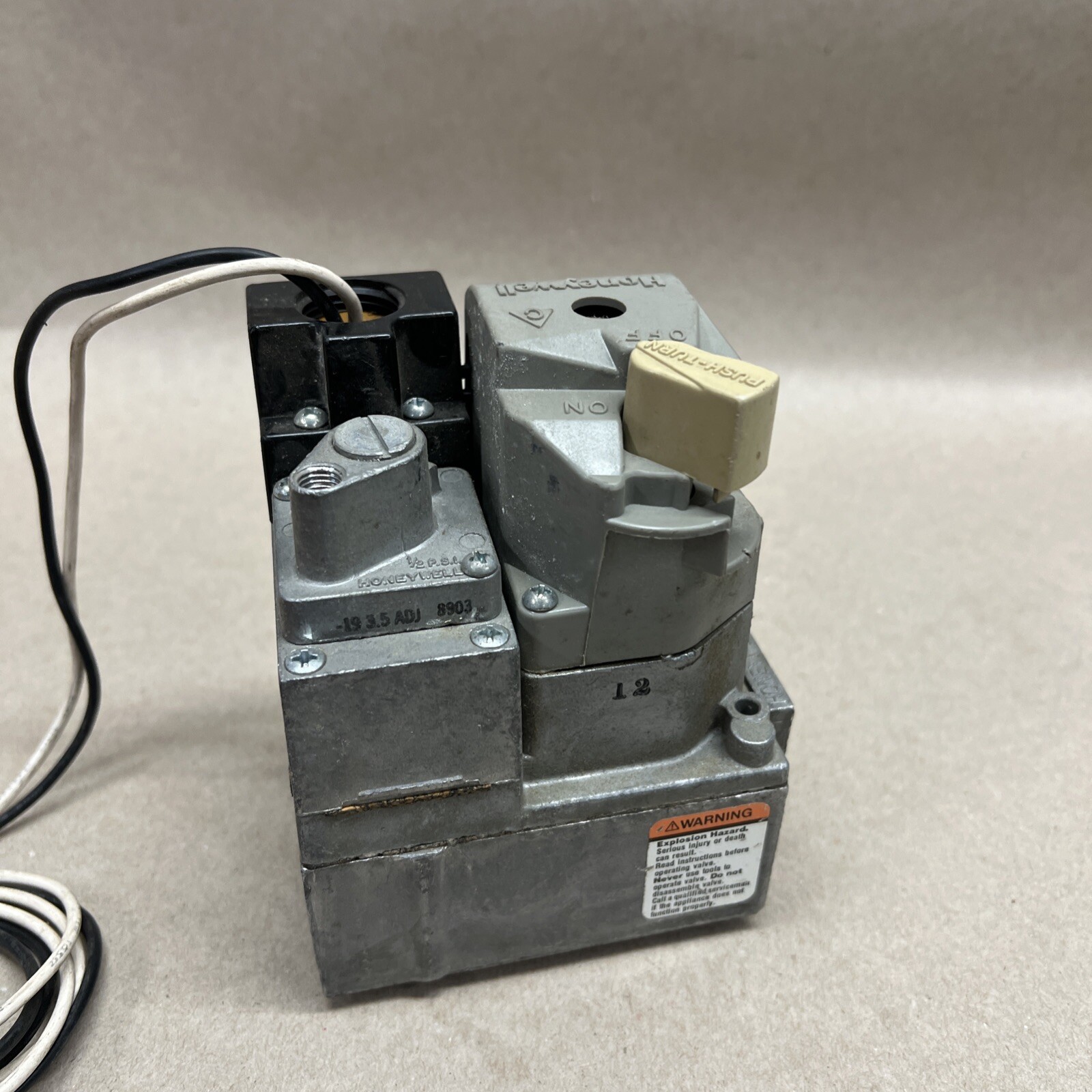 HONEYWELL VR4450M2126 COMBINATION GAS VALVE 120V 3/4″ x 1/2″ VR4450M 2126