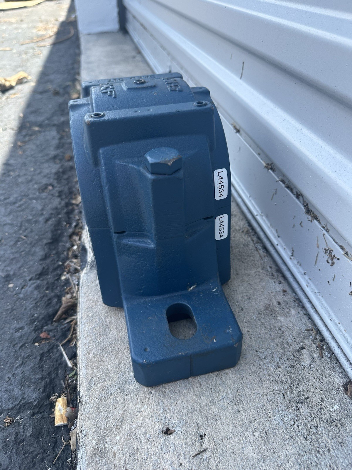 SKF SAFD 517 PILLOW BLOCK HOUSING 2-BOLT SPLIT PILLOW BLOCK DUCTILE IRON