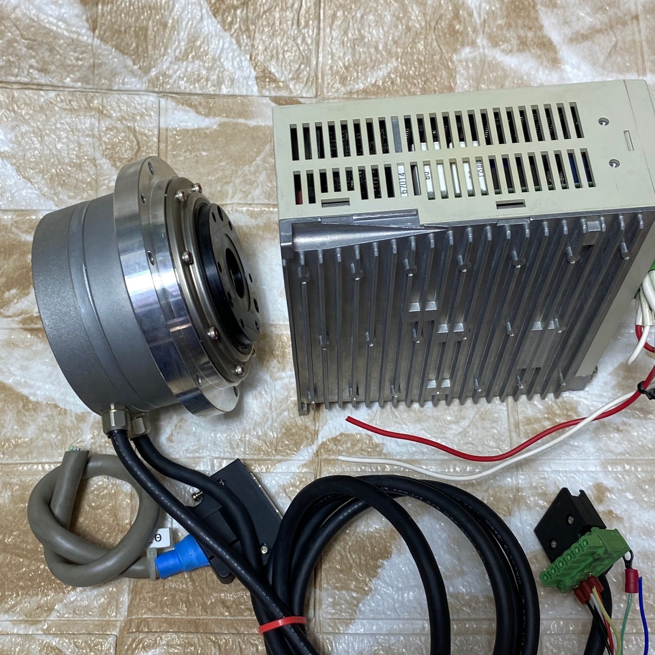 HARMONIC Drive HA-655-2-100&FHA-17C-50-E250 Servo set as in photos SN:9080, SALE