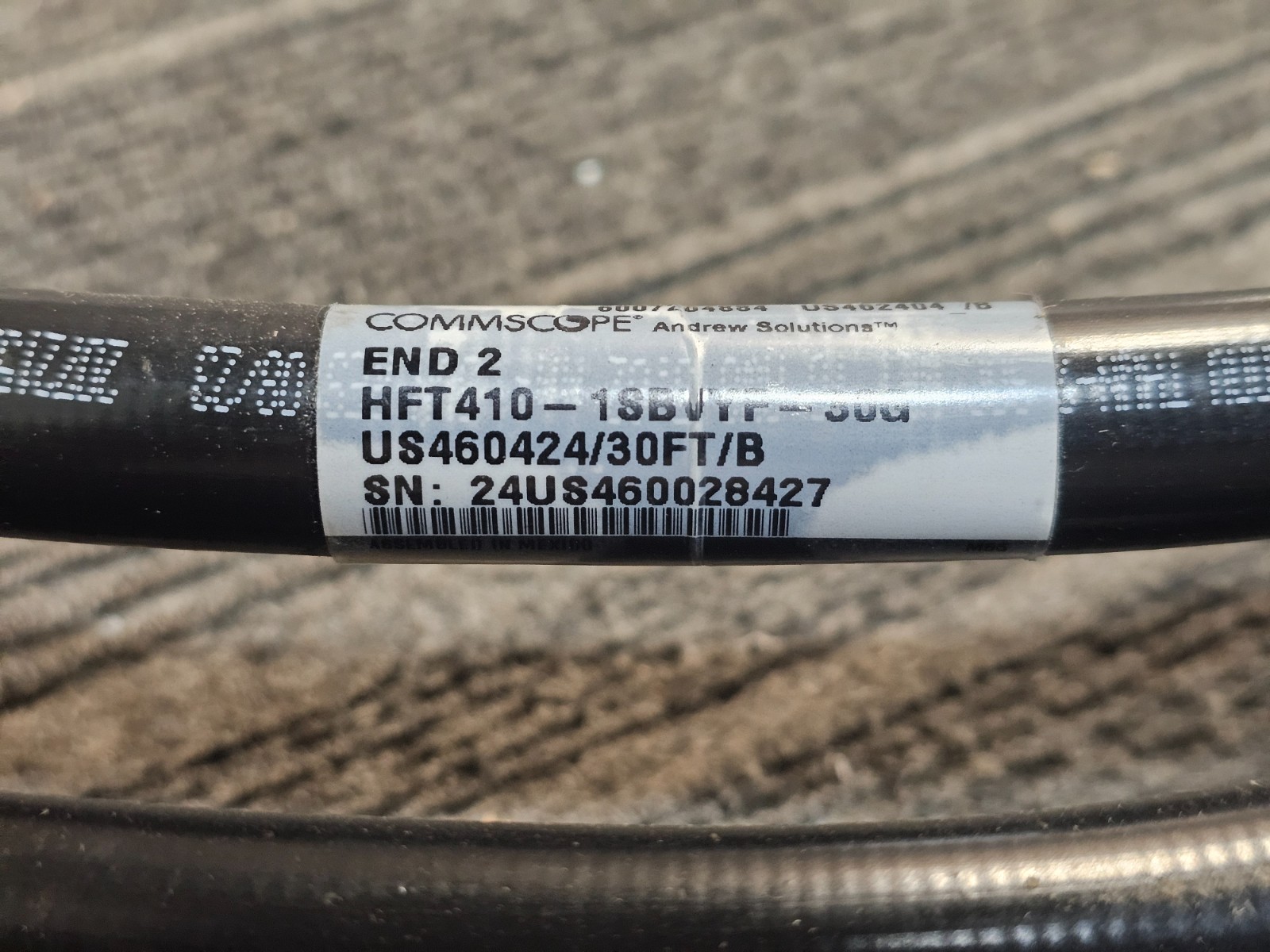 CommScope HFT410-1SBVYF-30G Heliax Fiberfeed Hybrid Jumper 30′ 4x10AWG, Black