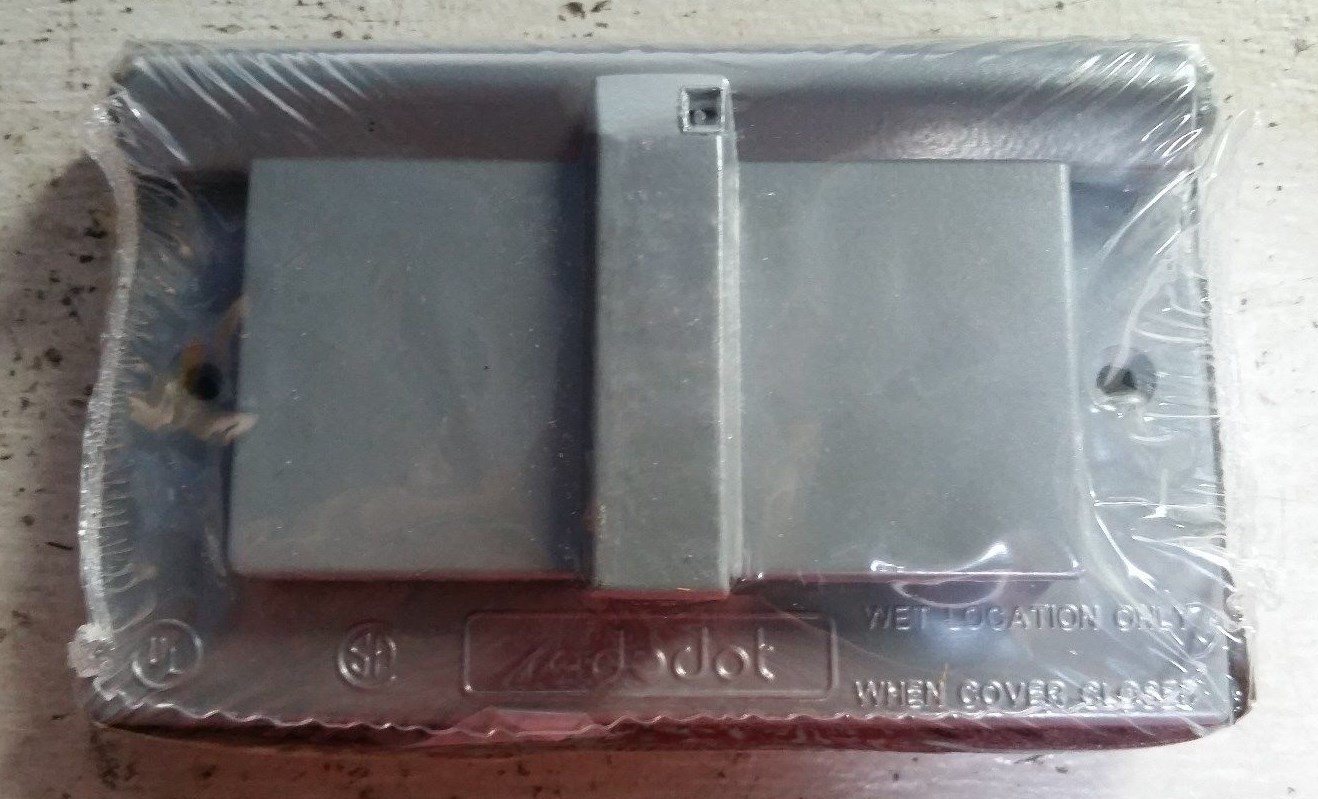 HUBBELL WEATHERPROOF PLATE CWP26H (Lot of 3)
