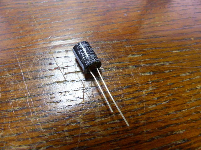 Marcon CEDSM1E221M Qty of 100 per Lot 220uf 25v 8×11.5mm 85 deg. Marcon