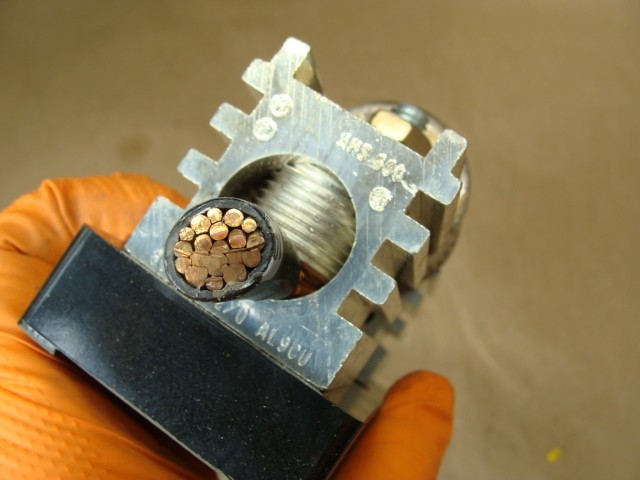 BUSSMANN LIMITRON JJS-300 CLASS T FUSE 600VAC AND FUSE BLOCK