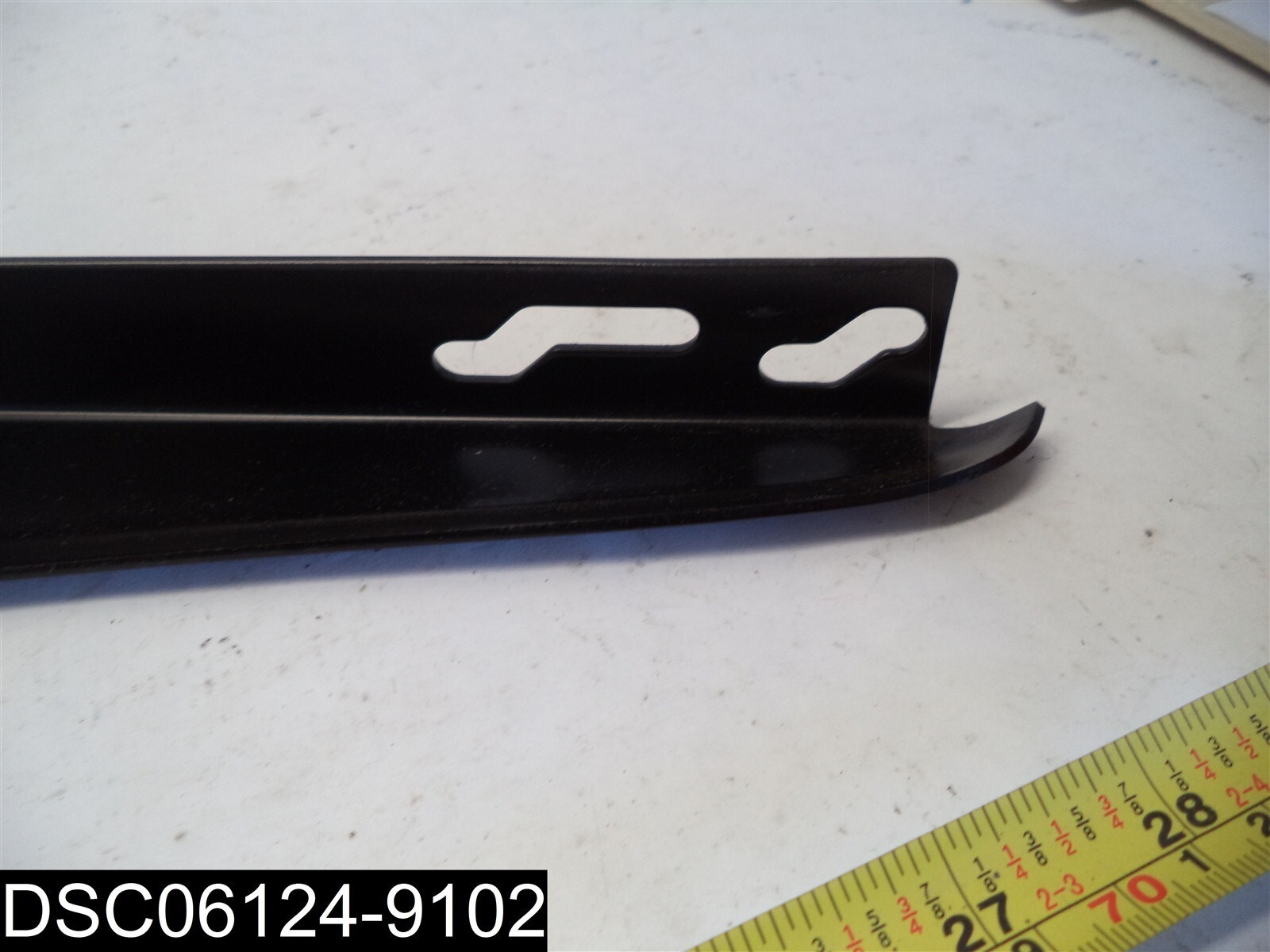 QTY=1 Pair SCRATCHED: 46 5176RH black shelf bracket